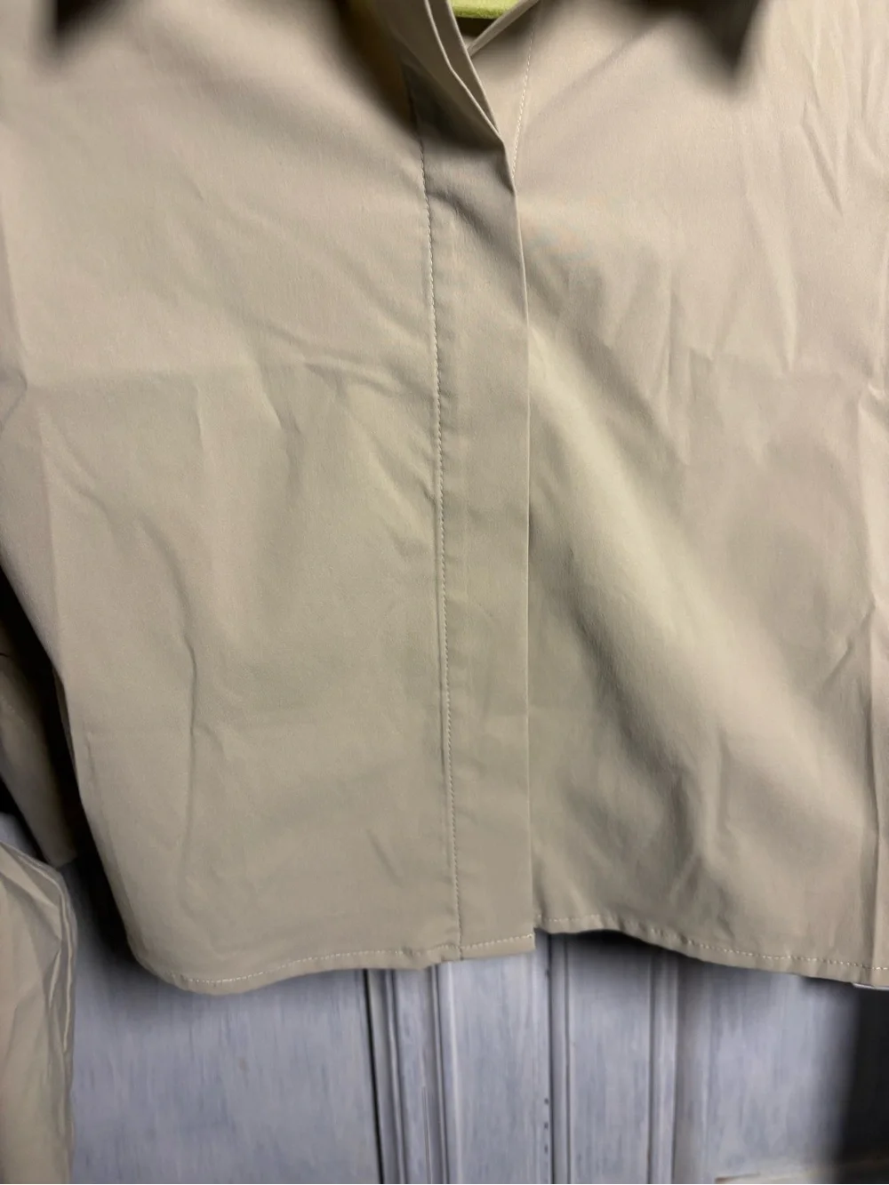 Athleta Midday Ultra Cropped Khaki Button Down Preppy Academia Everyday Boxy - Picture 6 of 9